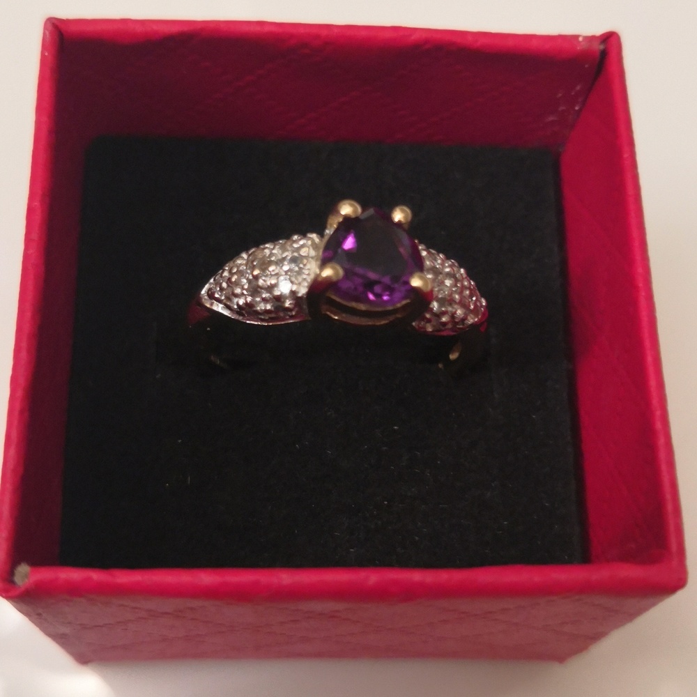 9ct yellow gold UK dress Amethyst ring